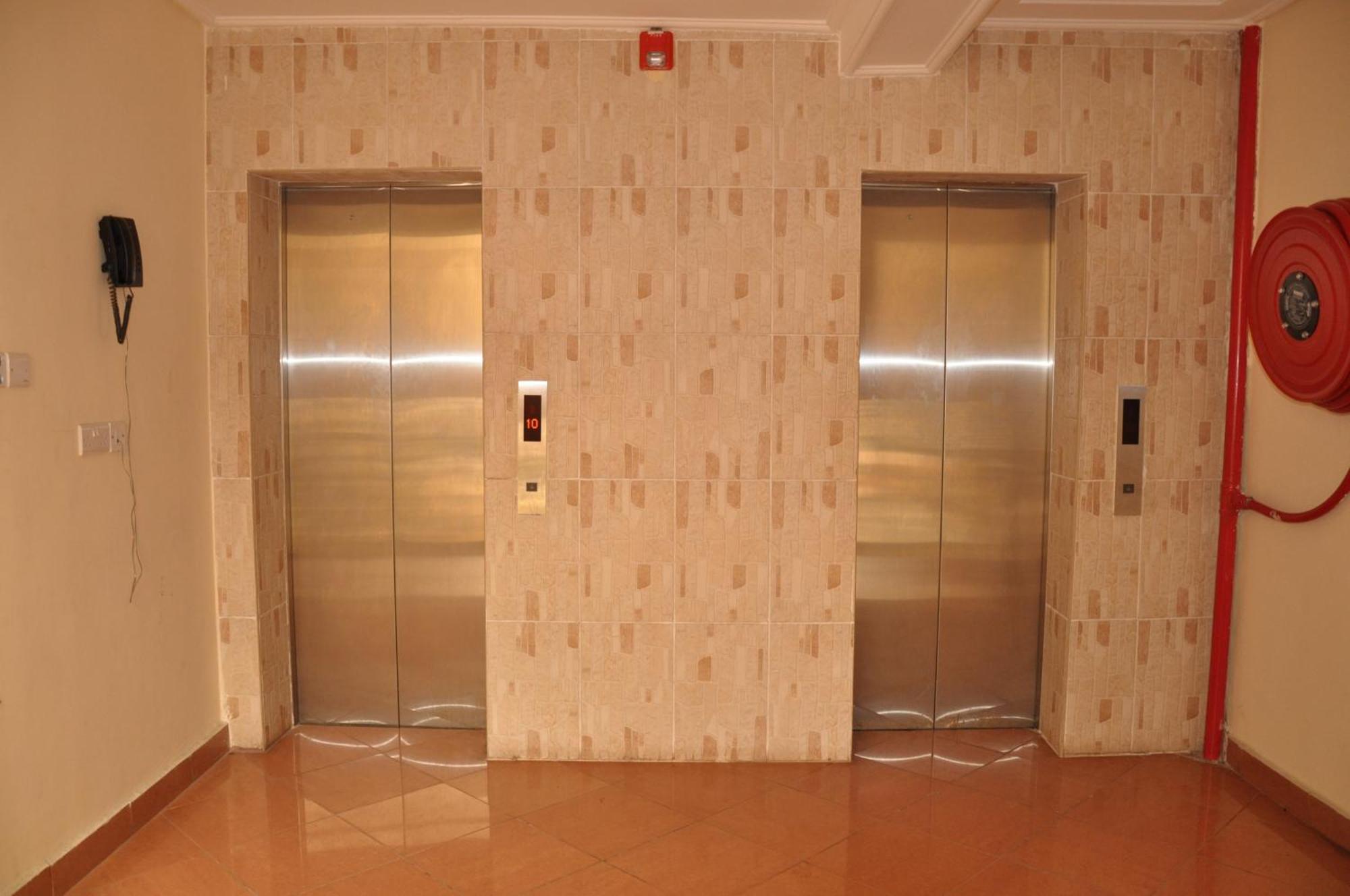 Sleep Inn Hotel - City Centre Дар-эс-Саламе Экстерьер фото